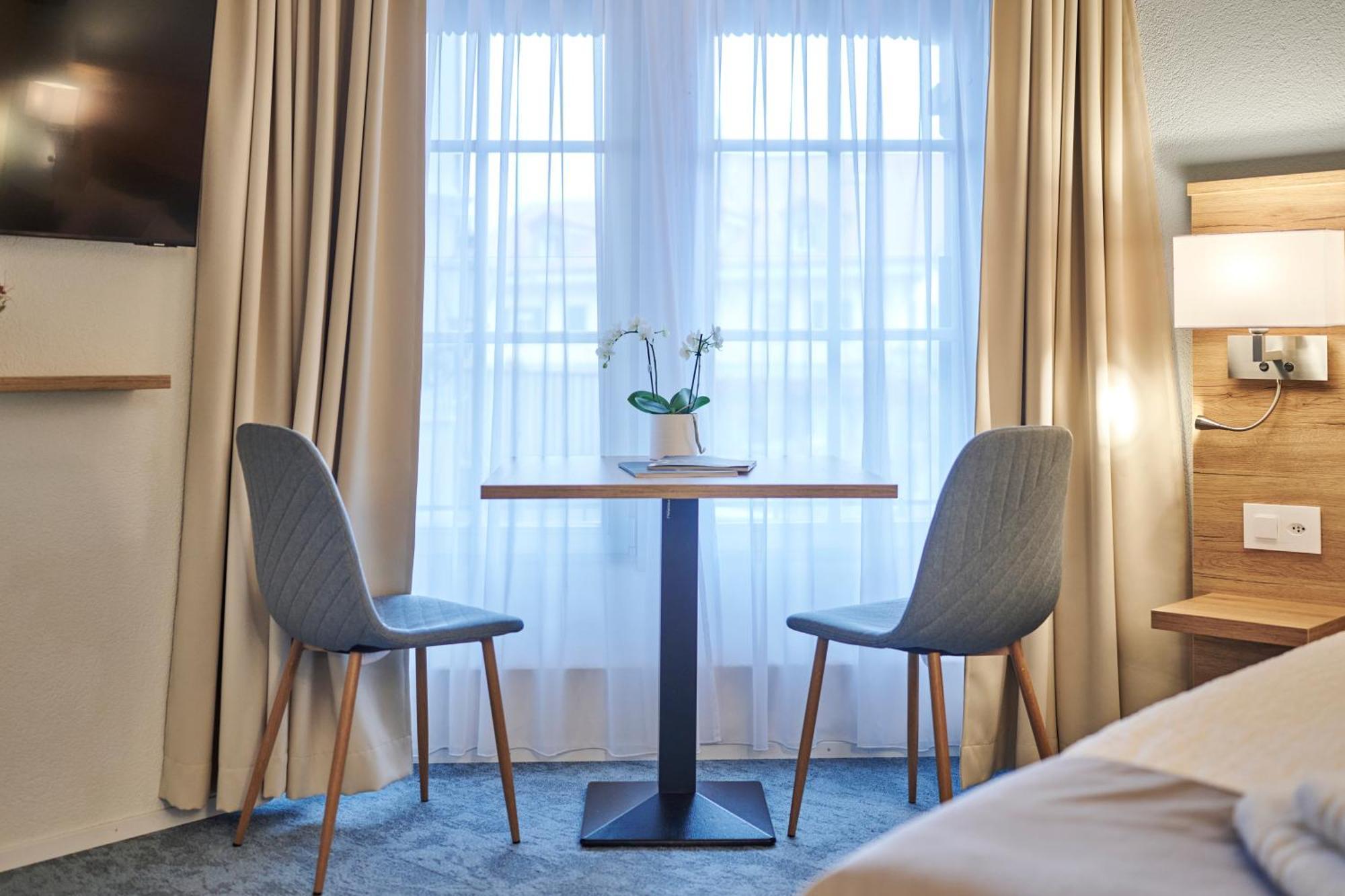Aparthotel Krone - Self Check-In Unterseen Exteriér fotografie